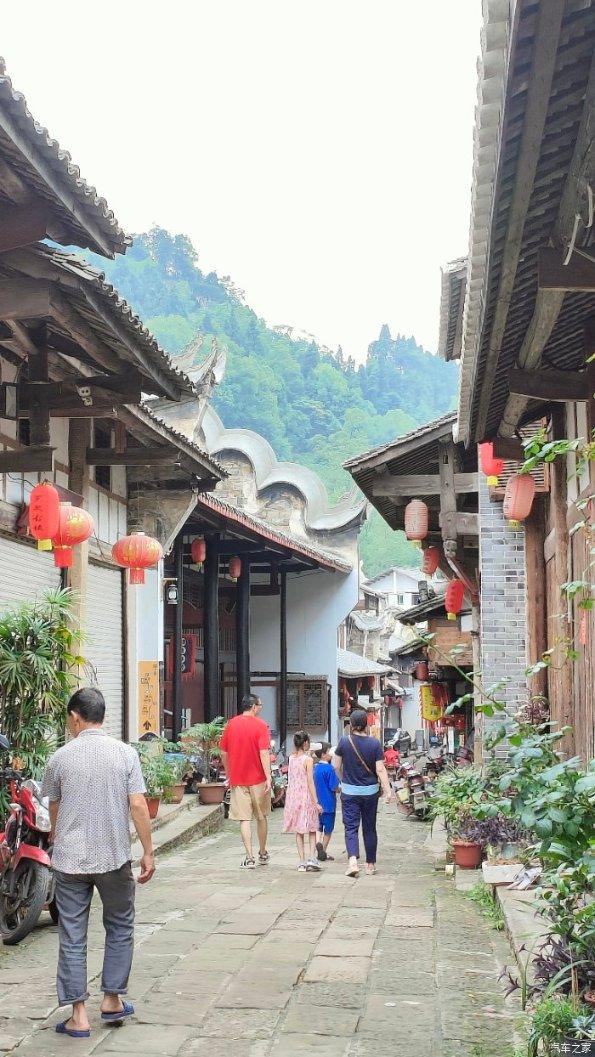 华夏银行南宁青秀支行乔迁新址正式开业